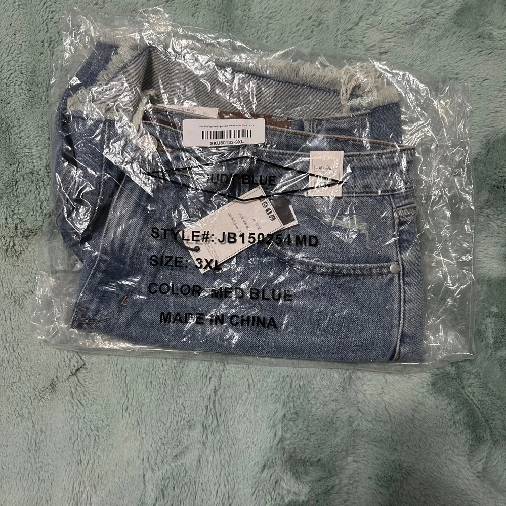 Judy Blue Rigid Magic Destroy Cut Off Shorts size 3XL - Picture 3 of 4